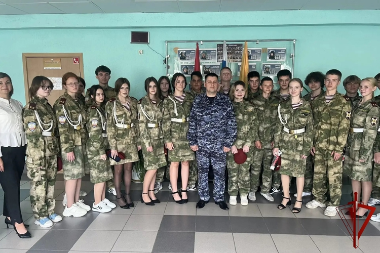 В Липецке росгвардейцы провели акцию «Безопасность с Росгвардией»
