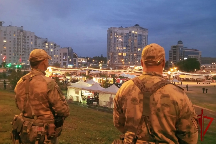 В Липецке росгвардейцы обеспечили общественную безопасность одного из крупнейших этнографических фестивалей России 