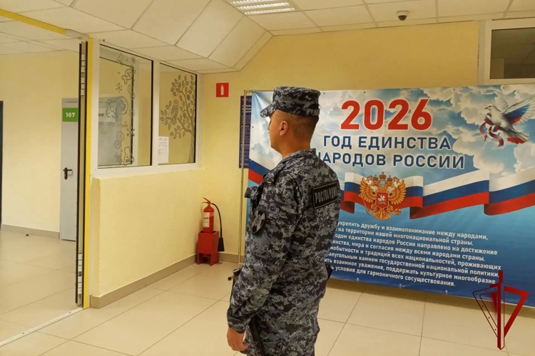 В Липецке росгвардейцы обеспечили правопорядок в Единый день голосования