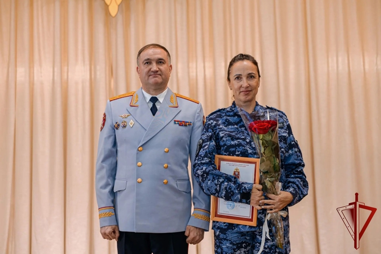 За верность долгу и профессионализм: в Липецкой области чествовали сотрудников вневедомственной охраны Росгвардии