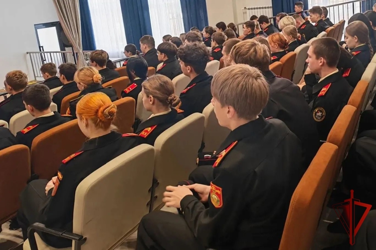 Офицер Росгвардии рассказал липецким школьникам о ведомстве и задачах, которые оно выполняет